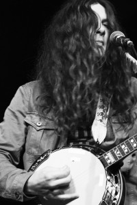 Singer-songwriter Kurt Vile plays a set at Higher Ground Feb. 19.  JEN RAMIREZ/The Vermont Cynic 